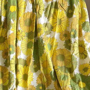 Vintage Flower Power Pinch Pleat Curtain Panel Pair Daisies 70s Floral Fabric